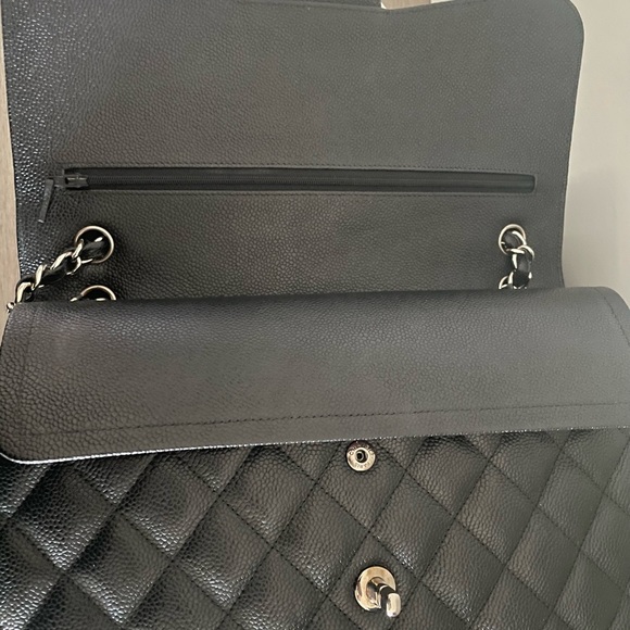 ✨Chanel Classic Caviar Jumbo Double Flap✨ - Picture 7 of 13